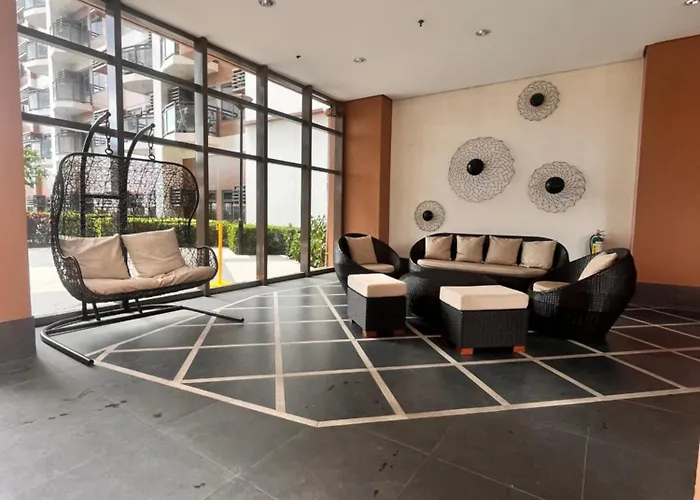 Radiance Bay Bayview Comfort With Pool & Pet-friendly 4* Manila
